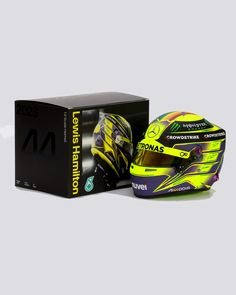 Mini helma Lewis Hamilton 2023