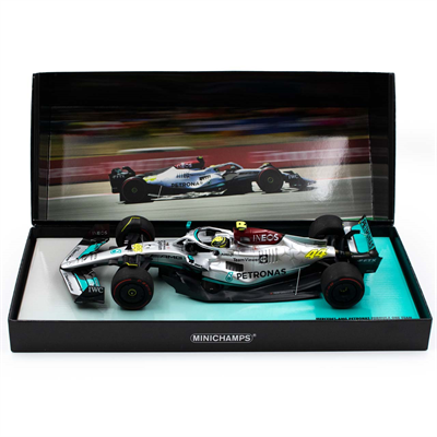 Minichamps model Lewis Hamilton Mercedes AMG Petronas W13
