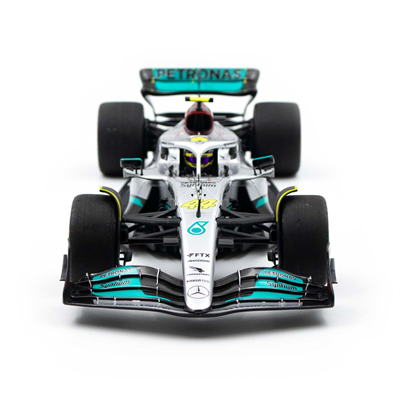 Minichamps model Lewis Hamilton Mercedes AMG Petronas W13
